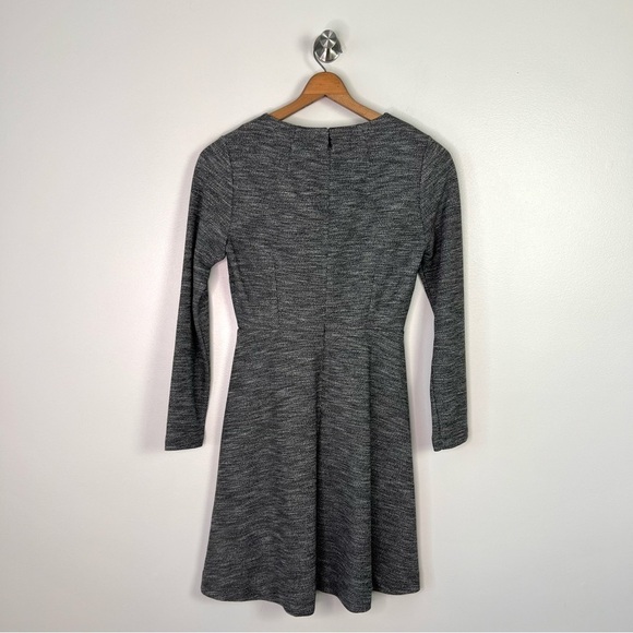 Madewell Bridgewalk V-Neck Fit & Flare Dress - Picture 8 of 9